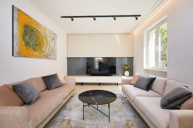Villa (5 Bedrooms)