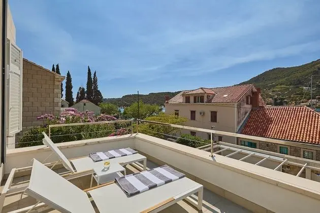 Villa (5 Bedrooms)
