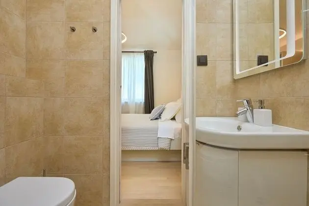 Villa (5 Bedrooms)