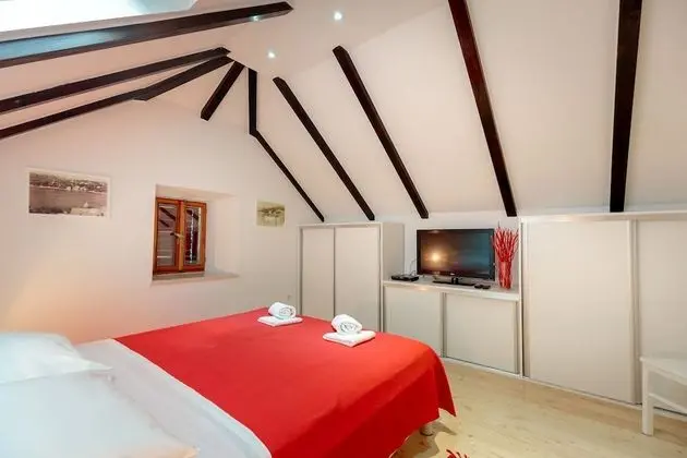 Villa (4 Bedrooms)