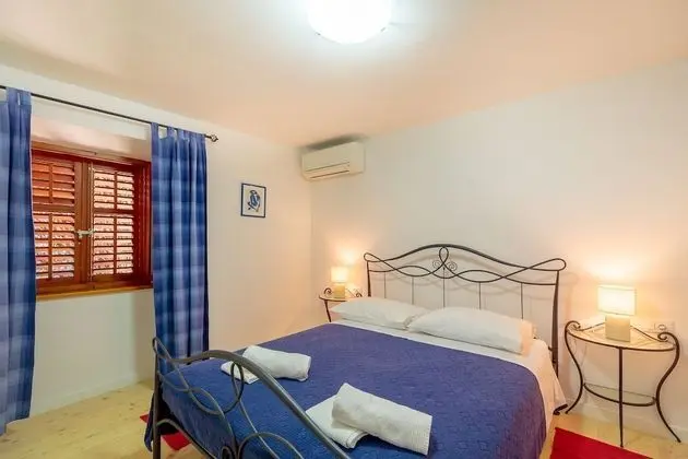 Villa (4 Bedrooms)