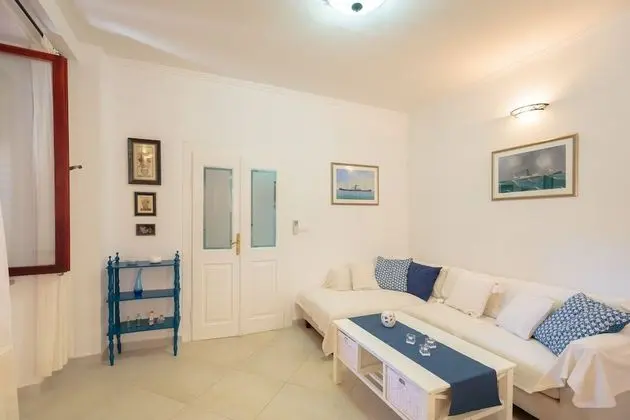 Villa (4 Bedrooms)