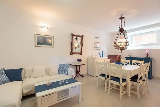 Villa (4 Bedrooms)