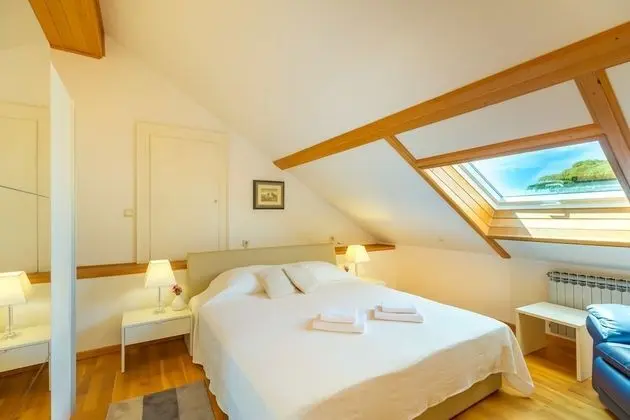 Traditional Ev, Teras (3 Bedrooms)