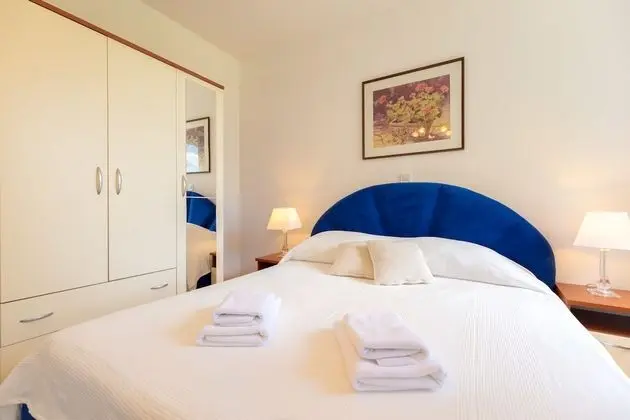 Traditional Ev, Teras (3 Bedrooms)