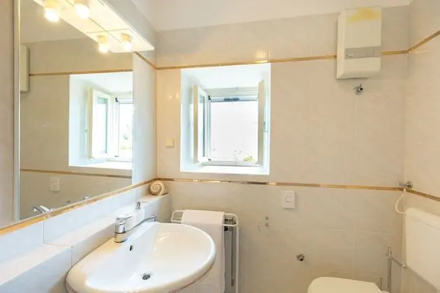 Traditional Ev, Teras (3 Bedrooms)