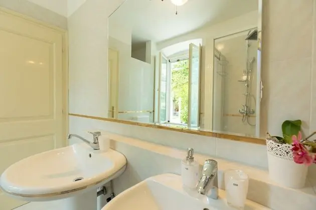 Traditional Ev, Teras (3 Bedrooms)