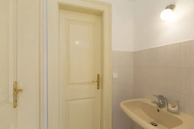 Traditional Ev, Teras (3 Bedrooms)