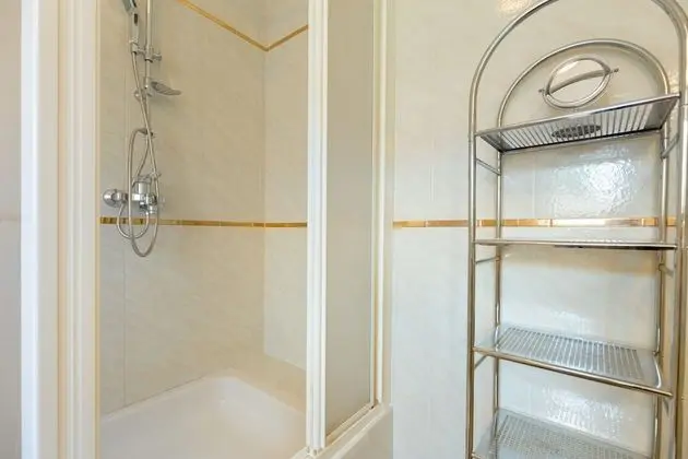 Traditional Ev, Teras (3 Bedrooms)