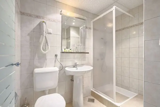 Standard Tek Büyük veya İki Ayrı Yataklı Oda