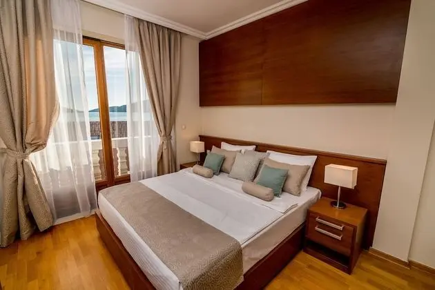 Tek Büyük Yataklı Oda, Kısmi Deniz Manzaralı