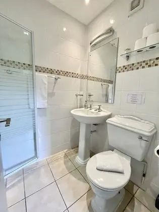 Basic Tek Büyük Yataklı Oda