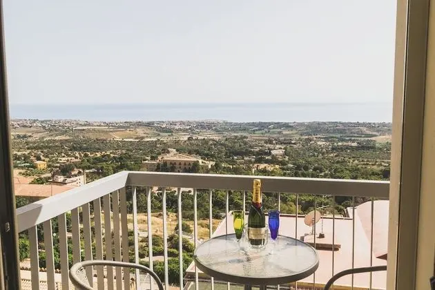 Panoramic Tek Büyük veya İki Ayrı Yataklı Oda, Balkon, Deniz Manzaralı