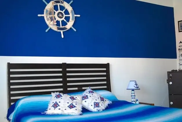 Tek Büyük veya İki Ayrı Yataklı Oda, Ortak Banyo