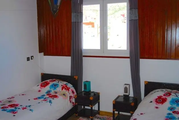 Tek Büyük veya İki Ayrı Yataklı Oda, Ortak Banyo