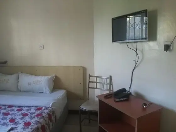 Büyük Yataklı Tek Kişilik Oda