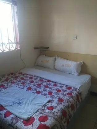 Büyük Yataklı Tek Kişilik Oda