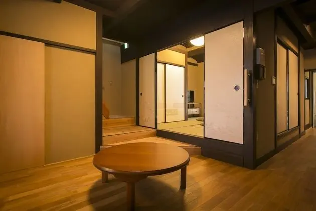 Traditional Ev (Ni-no-tsubone)