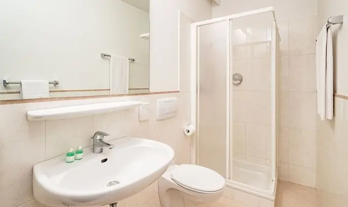 Standard Üç Kişilik Oda