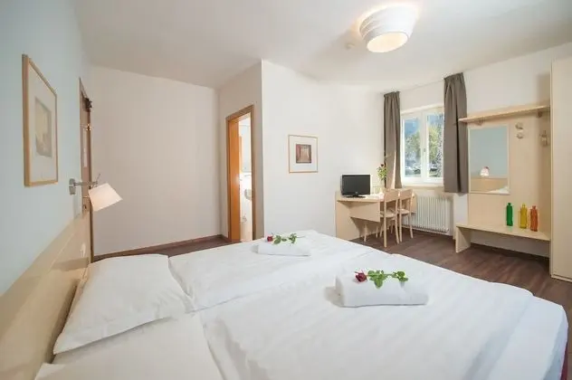 Superior Tek Büyük veya İki Ayrı Yataklı Oda