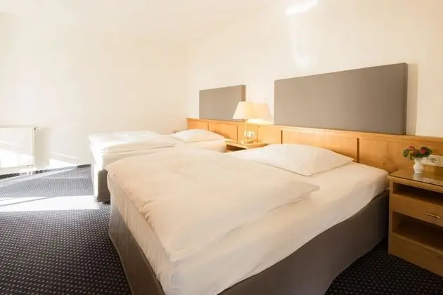 Tek Büyük veya İki Ayrı Yataklı Oda