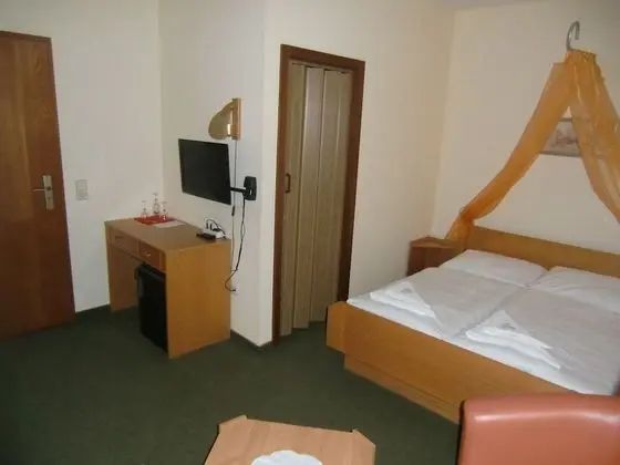 Comfort Tek Büyük Yataklı Oda