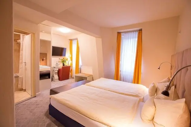 Comfort Tek Büyük Yataklı Oda