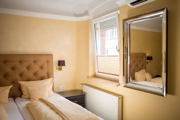 Comfort Tek Büyük Yataklı Oda
