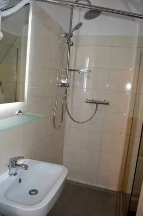 Standard Tek Büyük Yataklı Oda, Bahçe Manzaralı