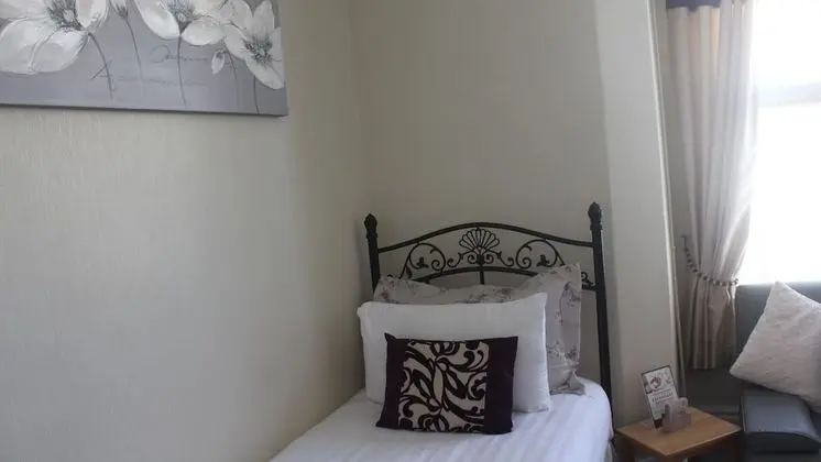 Deluxe Dört Kişilik Oda, Banyolu/Duşlu