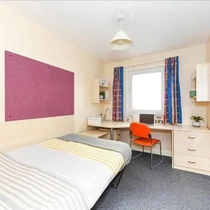 Tek Büyük Yataklı Oda (3/4 Size Small Double Bed)