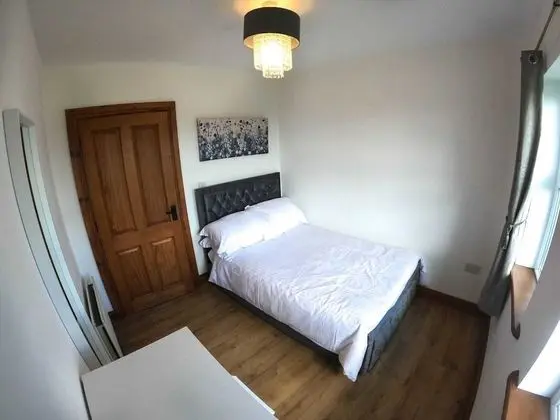 Traditional Ev, Engellilere Uygun, Özel Banyo (Entire House - Sleeps 14)