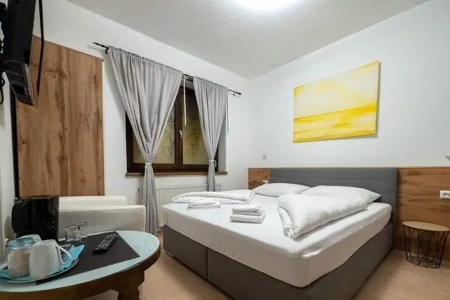 Basic Tek Büyük Yataklı Oda, Banyolu/Duşlu (Hangseite Blick)