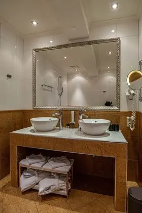 Deluxe Doppelzimmer mit Whirlpool-Badewanne