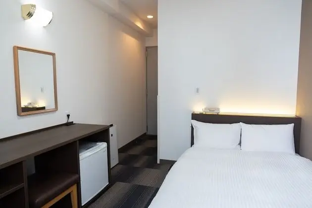 Tek Büyük Yataklı Oda, Sigara İçilebilir