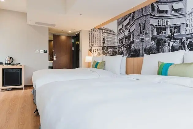 Deluxe Dört Kişilik Oda, Şehir Manzaralı