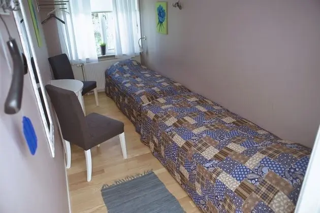 İki Ayrı Yataklı Oda, Ortak Banyo