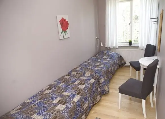 İki Ayrı Yataklı Oda, Ortak Banyo
