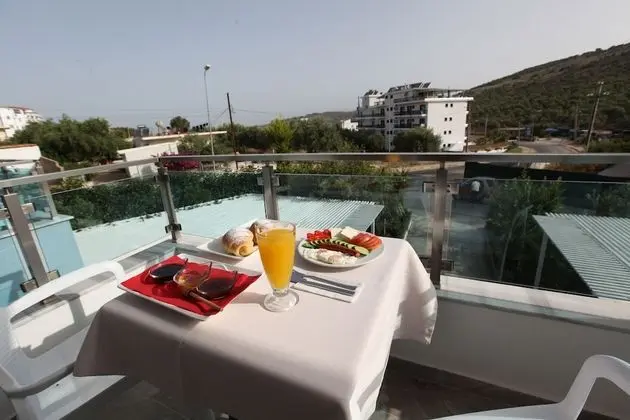 Tek Büyük Yataklı Oda, Balkon