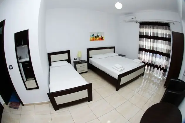 Üç Kişilik Oda, Balkon