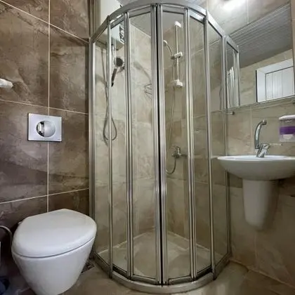Tek Kişilik, Şehir Manzaralı