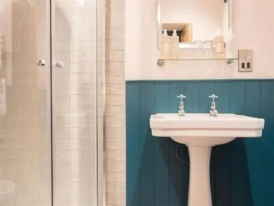 Standard Süit, Banyolu/Duşlu (Football Field)