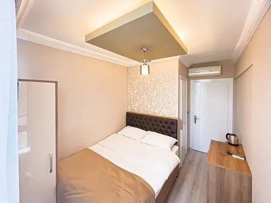 Economy Room