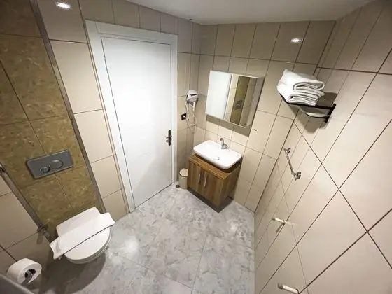 Economy Room