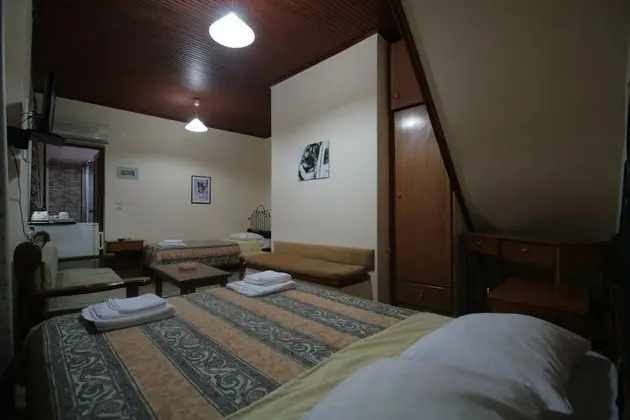 Üç Kişilik Oda