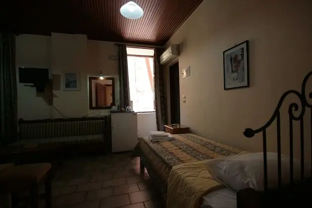 Üç Kişilik Oda