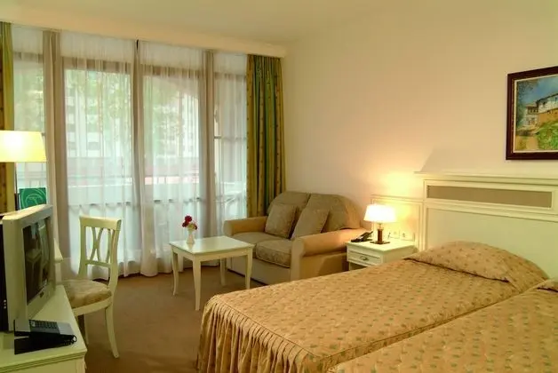 Tek Büyük Yataklı Oda, Park Manzaralı (Free Beach Access, Free Wifi, Parking)