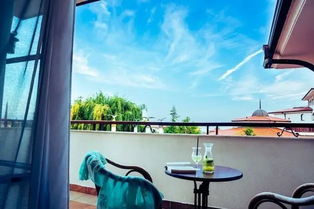 Tek Büyük Yataklı Oda, Park Manzaralı (Free Beach Access, Free Wifi, Parking)