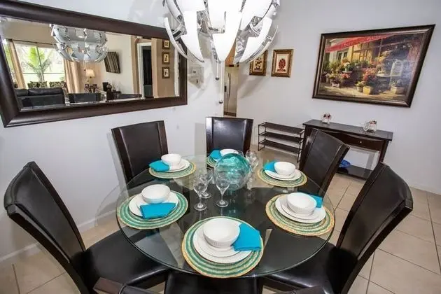 Ev (Villa Helena - Windsor Palms)