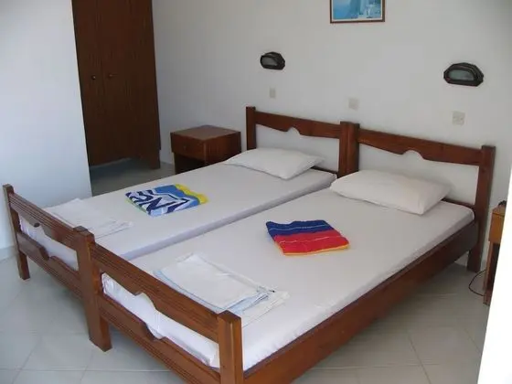 İki Ayrı Yataklı Oda, Balkon, Havuz Manzaralı